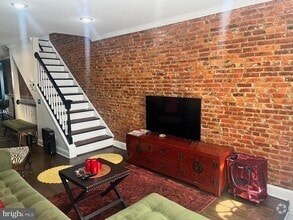 Building Photo - 211 S Robinson St