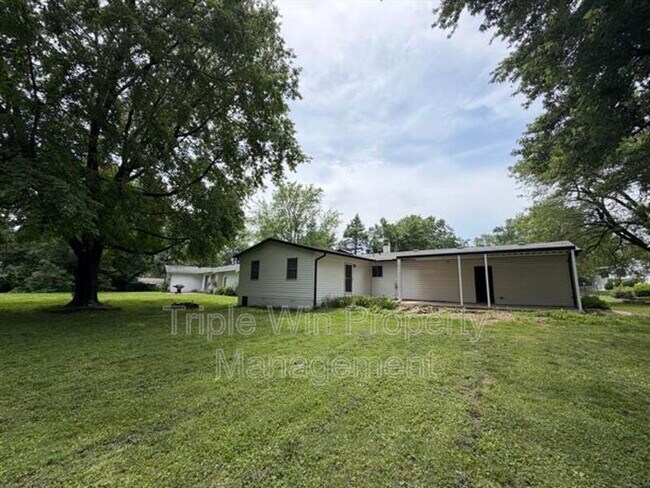Foto del edificio - 2245 Lindsay Ln