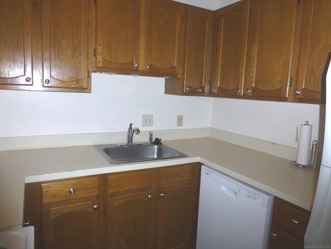 Building Photo - 221 Judd Square