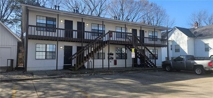 Building Photo - 632 Whitham Ave