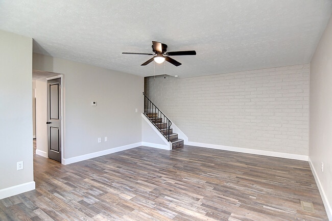 Building Photo - 354 Chadwick Pl