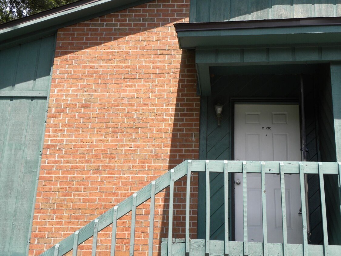 500 Grant St, Unit C, Daphne, AL 36526 Condo for Rent in Daphne, AL