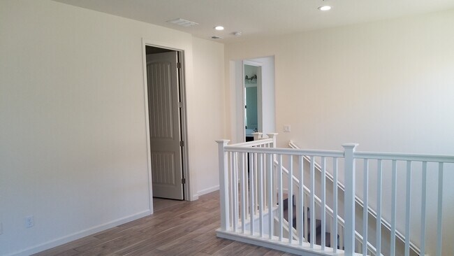 Building Photo - 3760 Hovnanian Dr