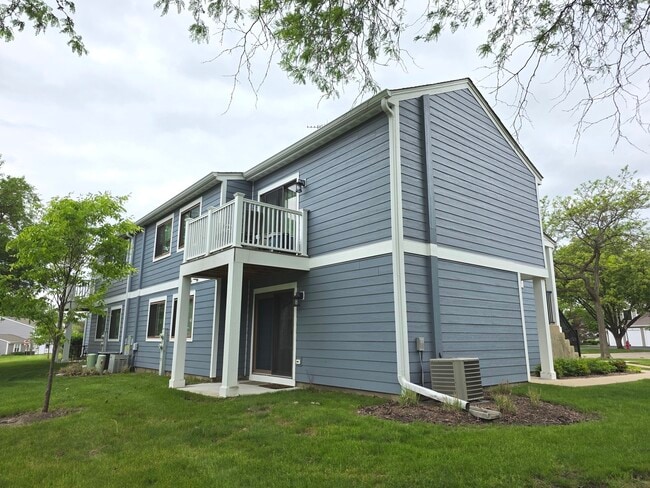 Building Photo - 951 Glouchester Cir