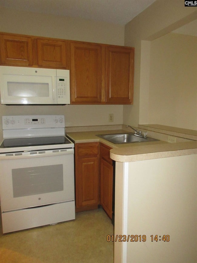 Building Photo - 1600 Park Cir