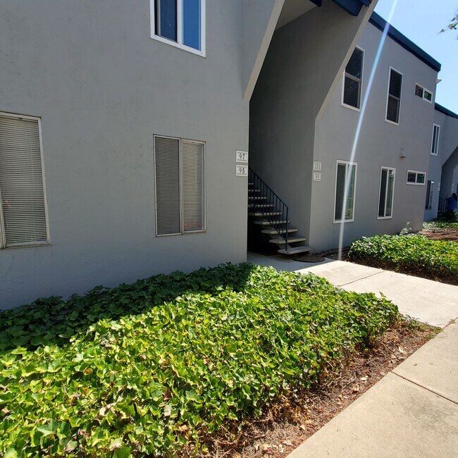 Foto del edificio - Convenient Livermore 1bd/1ba Ground Floor Condo- Available in April