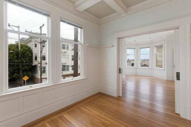 Building Photo - 555 14th St