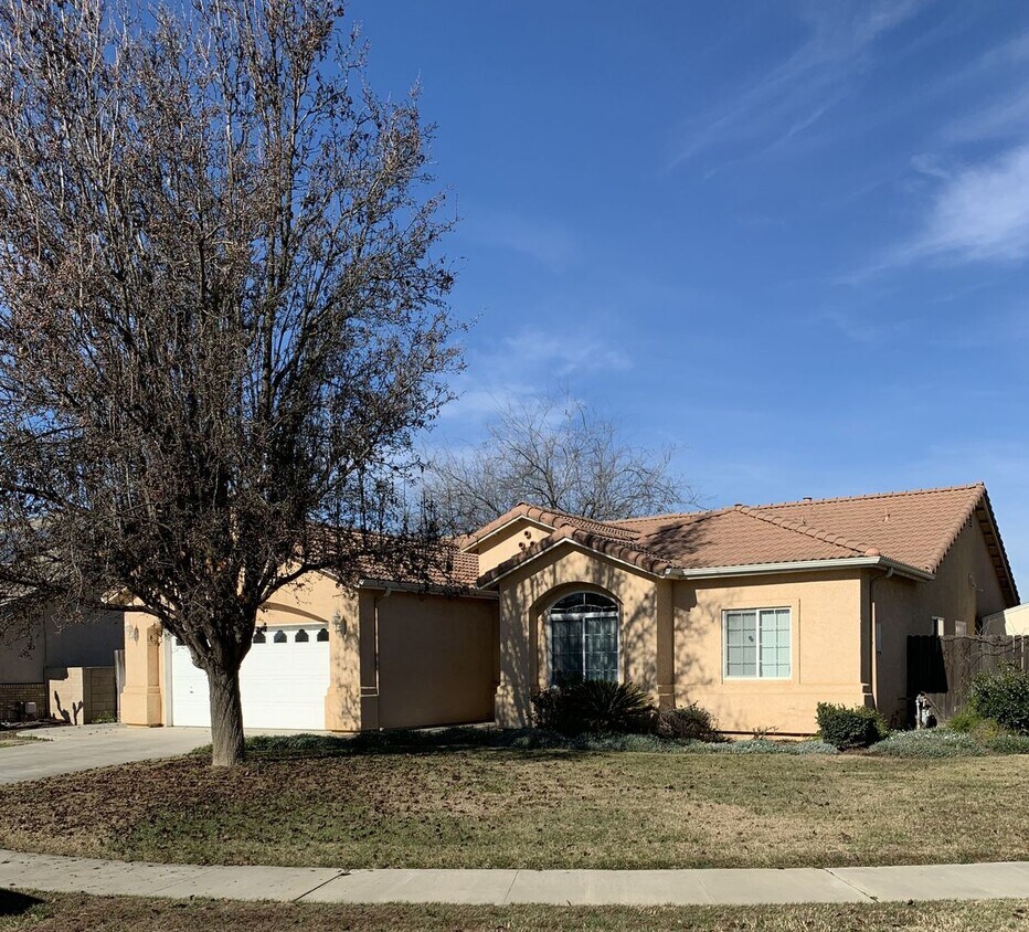 Foto principal - 3 Bedroom 2 Bath Home in Cul-De-Sac