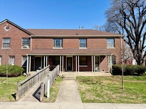 Building Photo - 12 College Ct