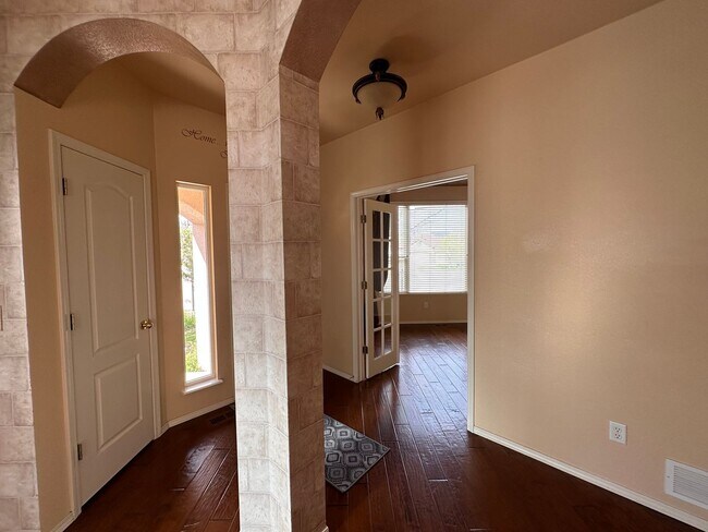 Photo - 2-Story in Pinecreek House