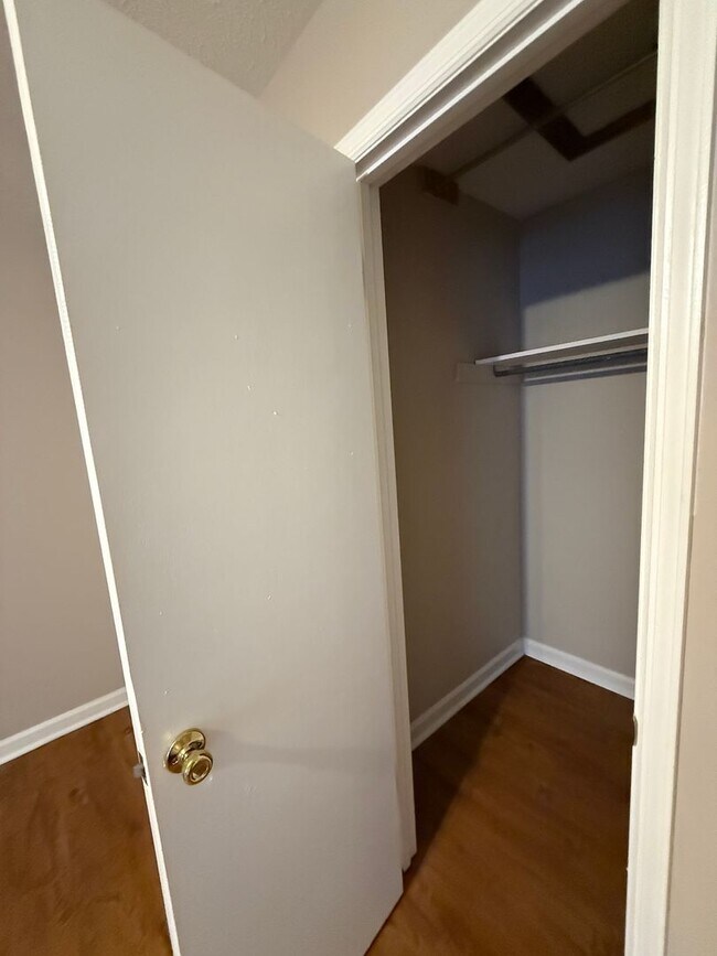 Foto del edificio - 110/112 Jockey Club Dr