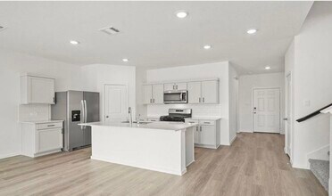 Building Photo - 16779 Country W Dr