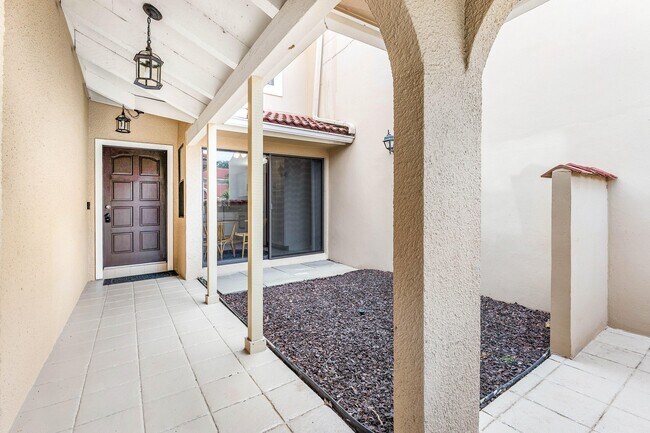 Foto del edificio - 816 Windermere Way