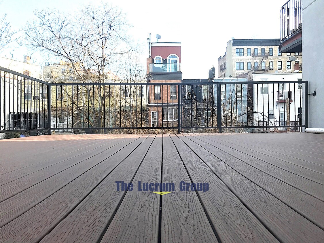 Foto principal - 588 Grand St