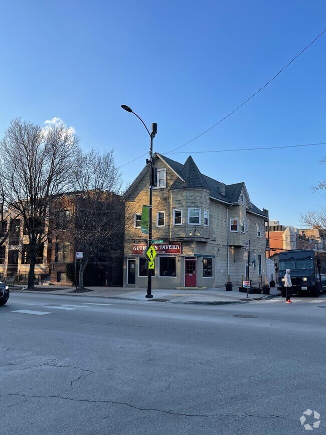 Building Photo - 1300 W Addison St