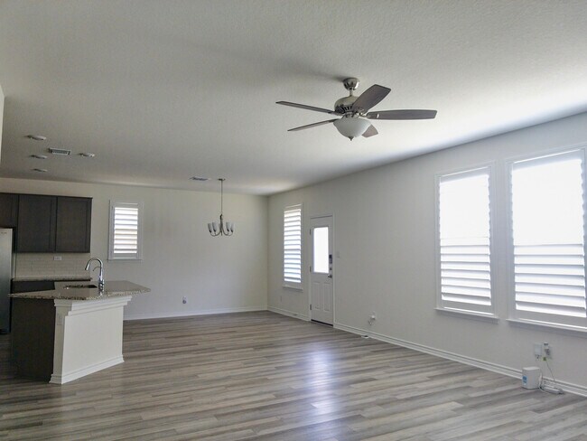 Building Photo - 3865 Bentwood Way