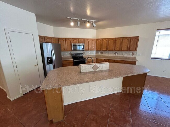 Foto del edificio - 12407 N 149th Dr