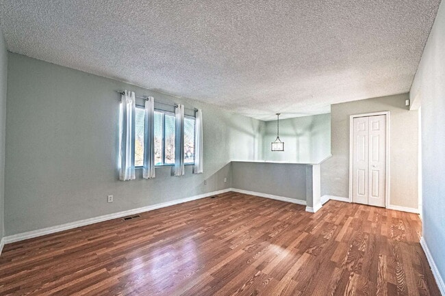 Building Photo - 5 bedrooms ,2 bathrooms and on 0.32 acres for rent