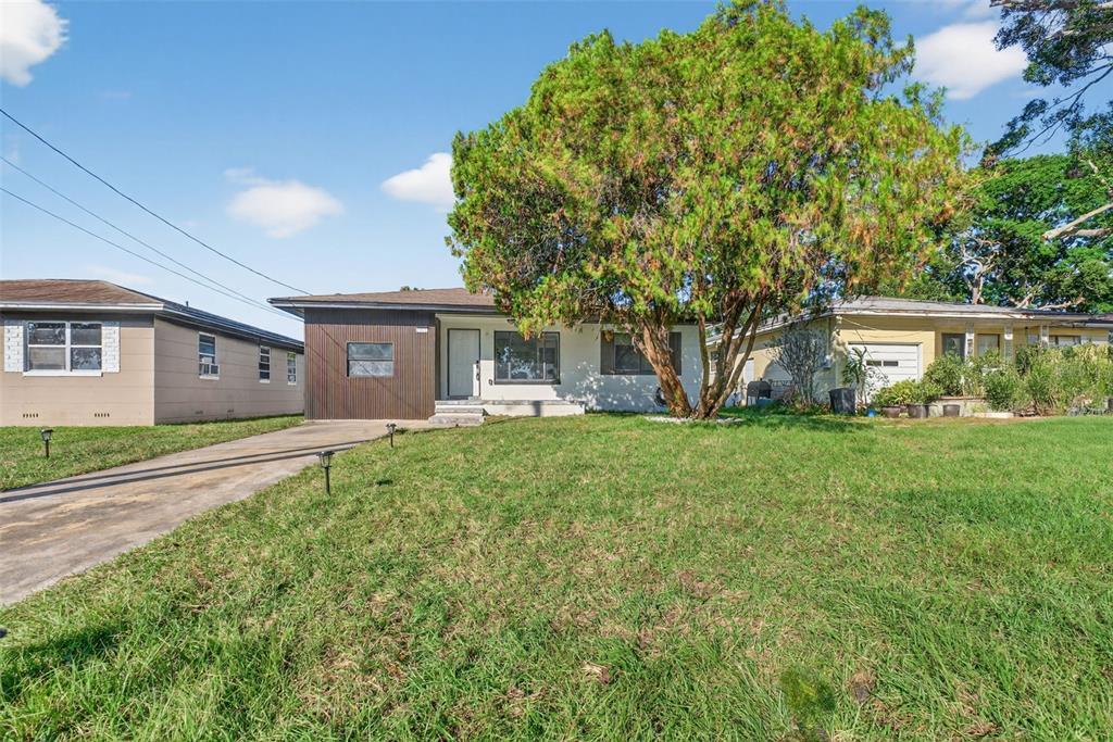 Foto principal - 2401 42nd St S