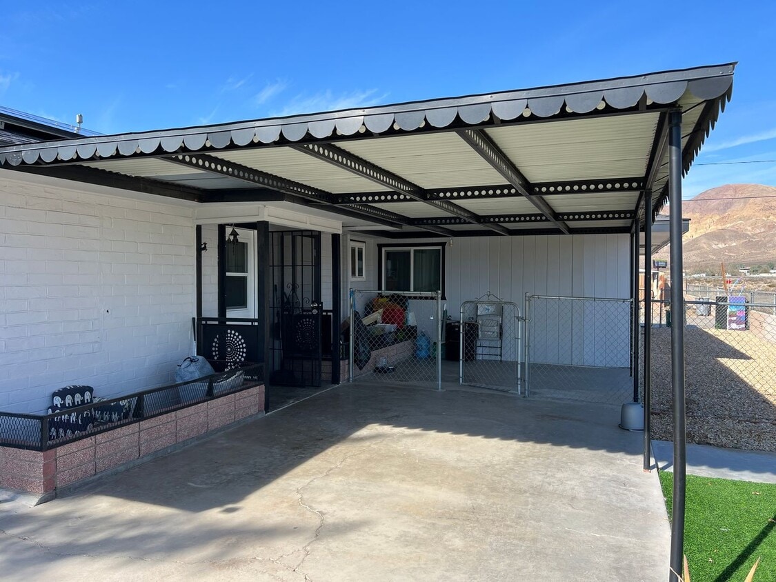 Primary Photo - Beautiful 3 Bedroom 1 Bathroom House with Fenced and Landscaped Yard with All Utilities Included