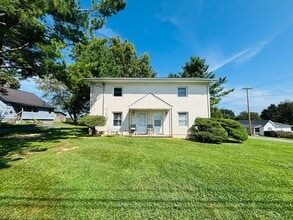 Building Photo - 1290 Forest St