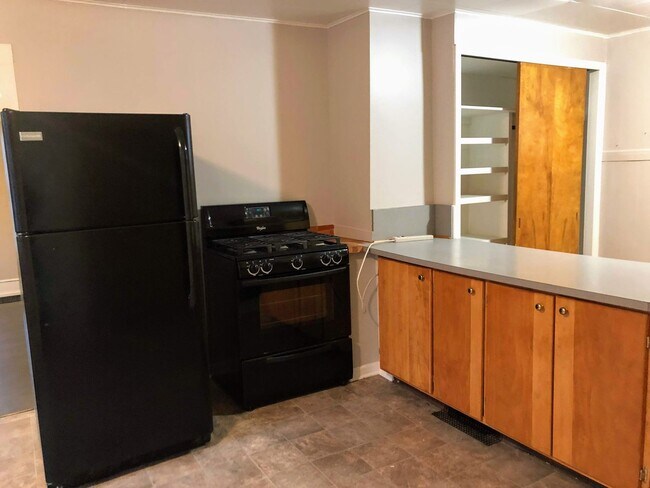 Building Photo - 446 Spring NE- Single family home in Midtown