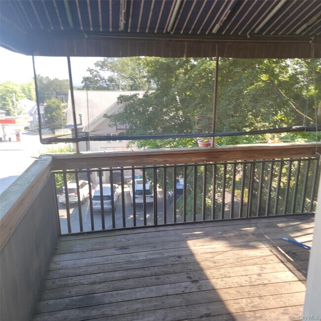 Foto del edificio - 242 Westside Ave