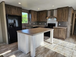 Building Photo - 415 County Rd 3560