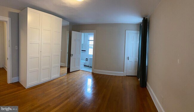 Building Photo - 5003 Rugby Ave
