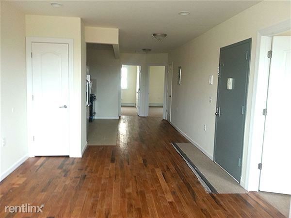 Foto principal - 166 Beach 32Nd St