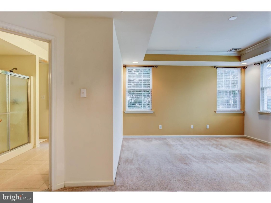 Foto principal - 406 Victoria Gardens Dr