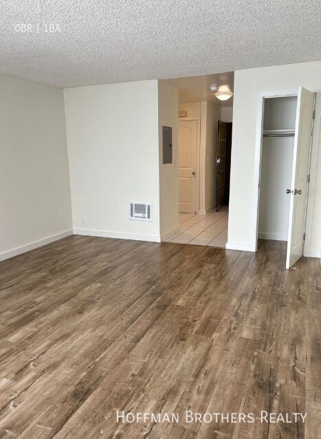 Building Photo - 9725 Charnock Ave