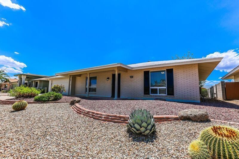 Primary Photo - 10828 W Sarabande Cir