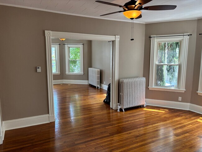 Foto del edificio - 523 Cottage St