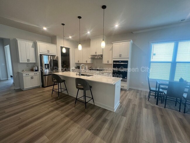 Building Photo - 7111 Wayfarer Dr