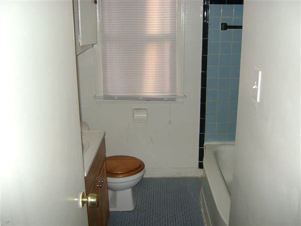 Building Photo - 20060 Lindsay St