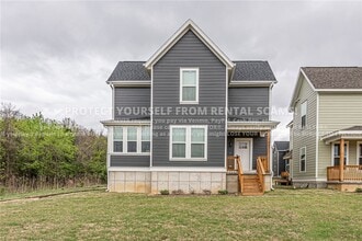 Building Photo - 1047 S Laramie Hts