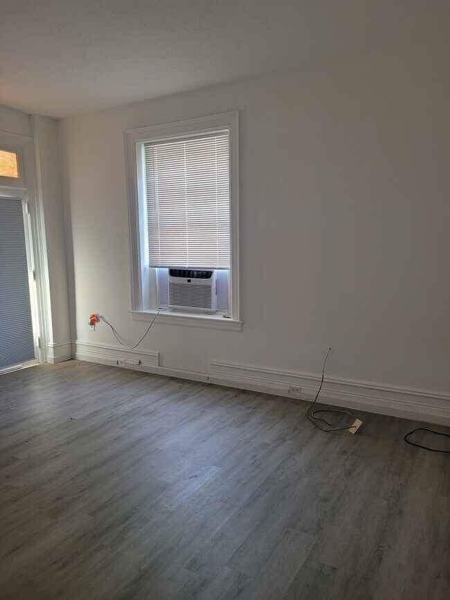 Master bedroom - 370 Pine St