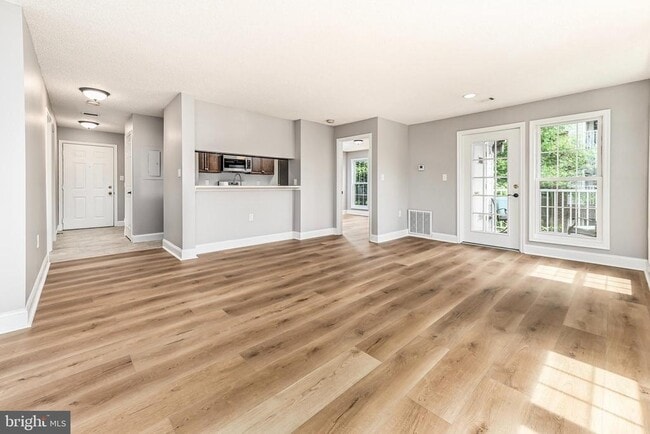 Building Photo - 20991 Timber Ridge Terrace
