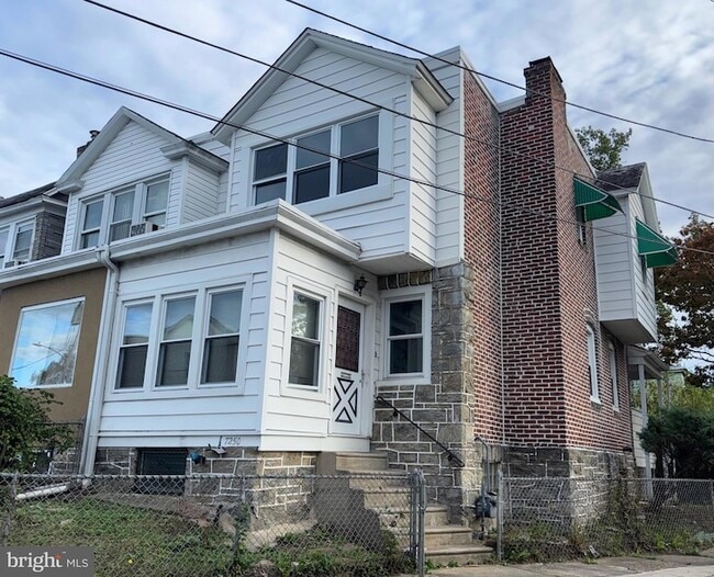 Building Photo - 7250 Radbourne Rd