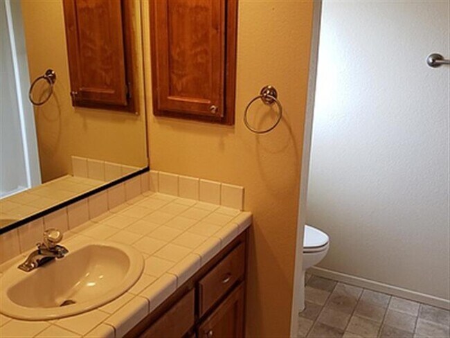 Building Photo - Brand new interior painting