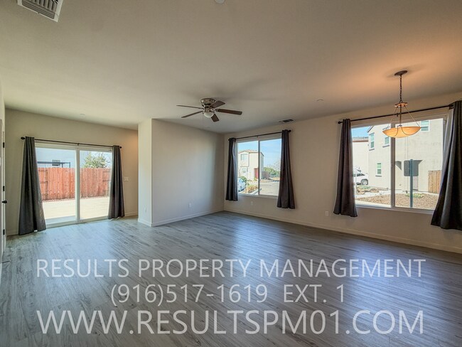 Foto del edificio - Stunning 4 Bedroom Home in Winding Meadow Village