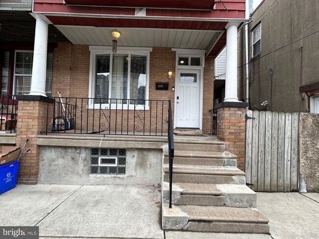 Building Photo - 2445 S Marshall St