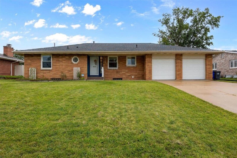 Foto principal - 732 29th St NE
