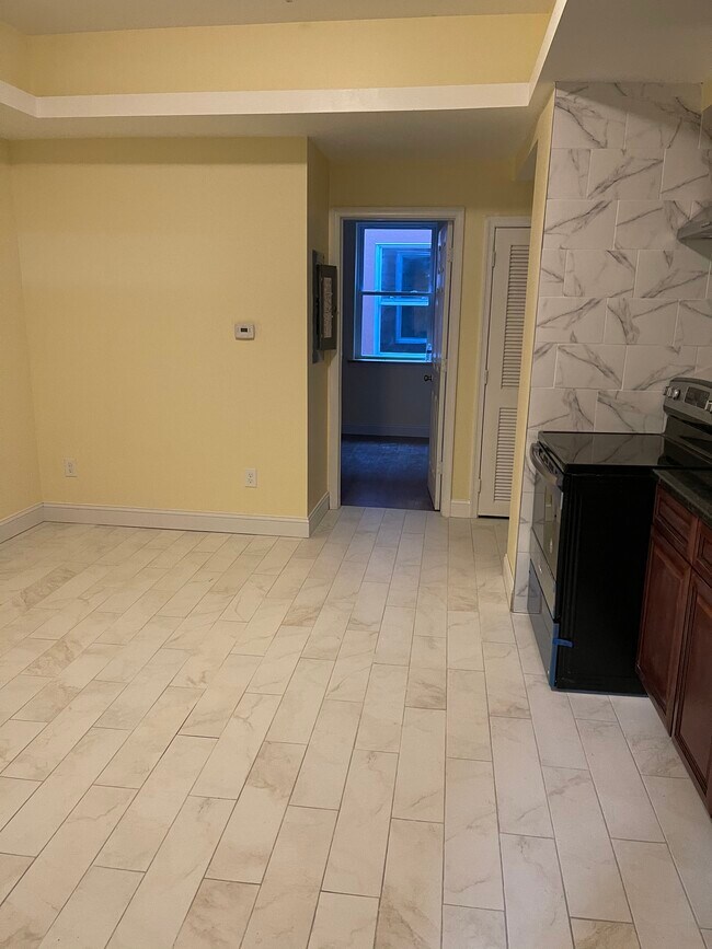 Kitchen - 806 N Broad St
