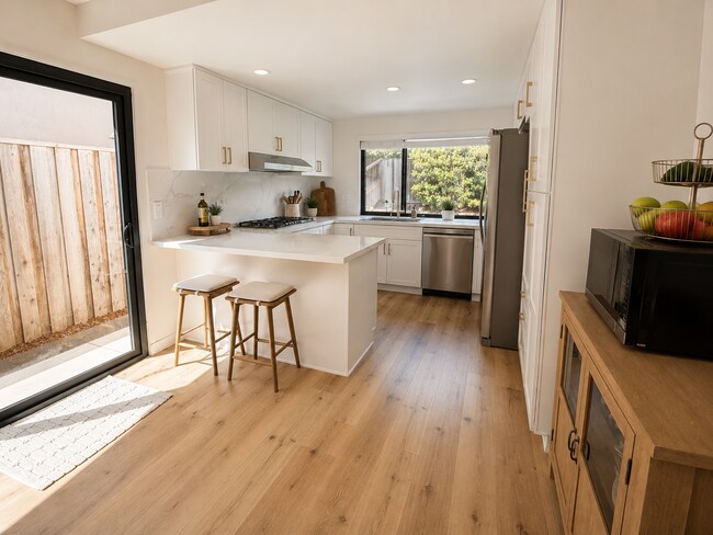 Foto del edificio - 1659 Cromwell Pl