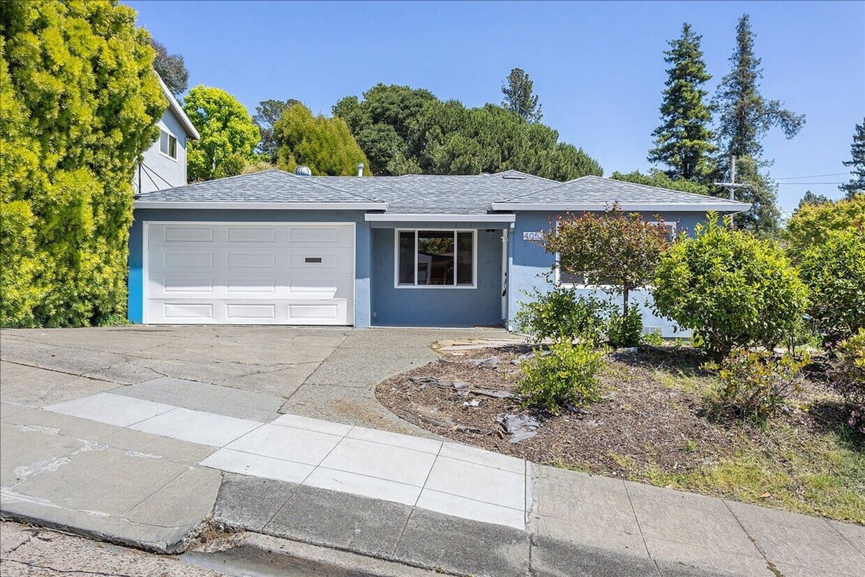 Foto principal - 4052 Huntington St