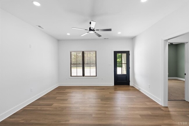 Building Photo - 45 Savage Dr