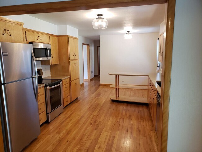 Building Photo - 3 br, 2.5 bath House - 1611 Agate Court