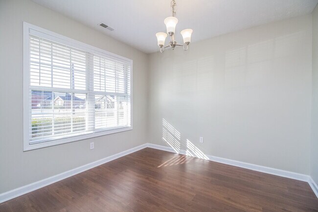 Building Photo - 106 Blythe Ct